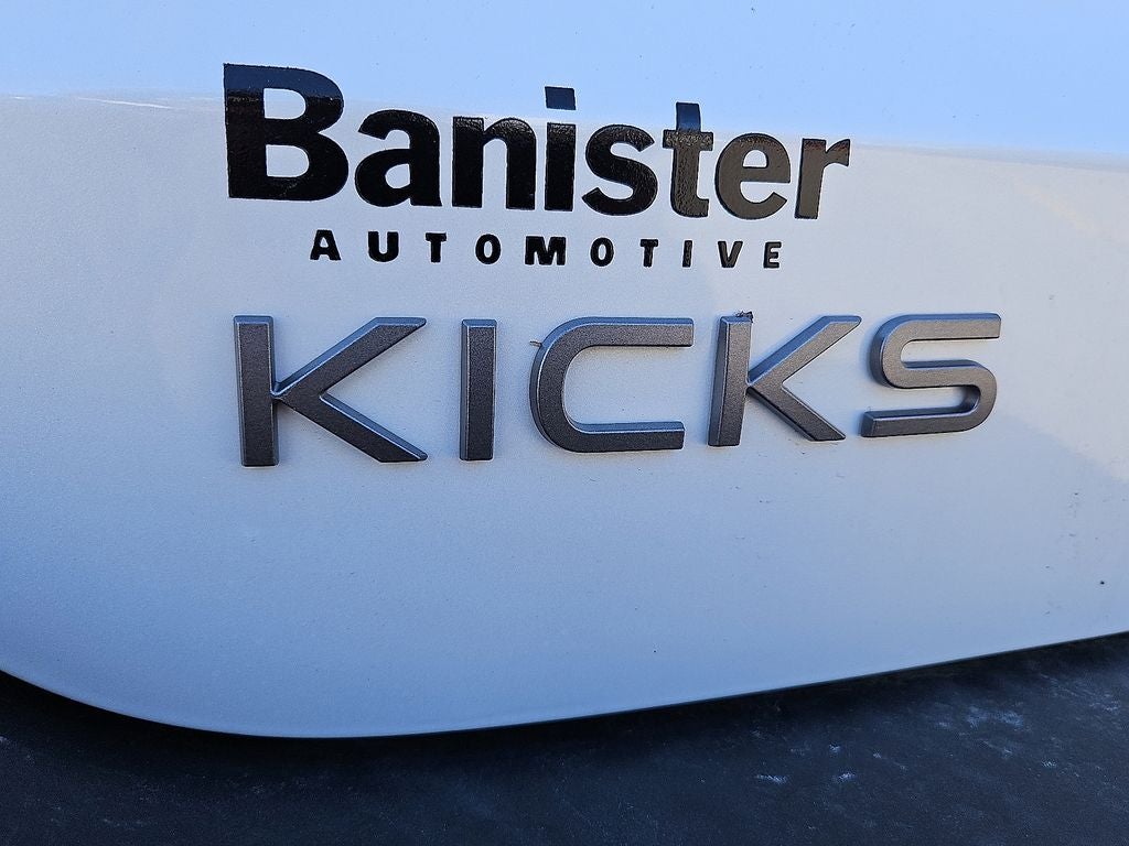 2025 Nissan Kicks SV