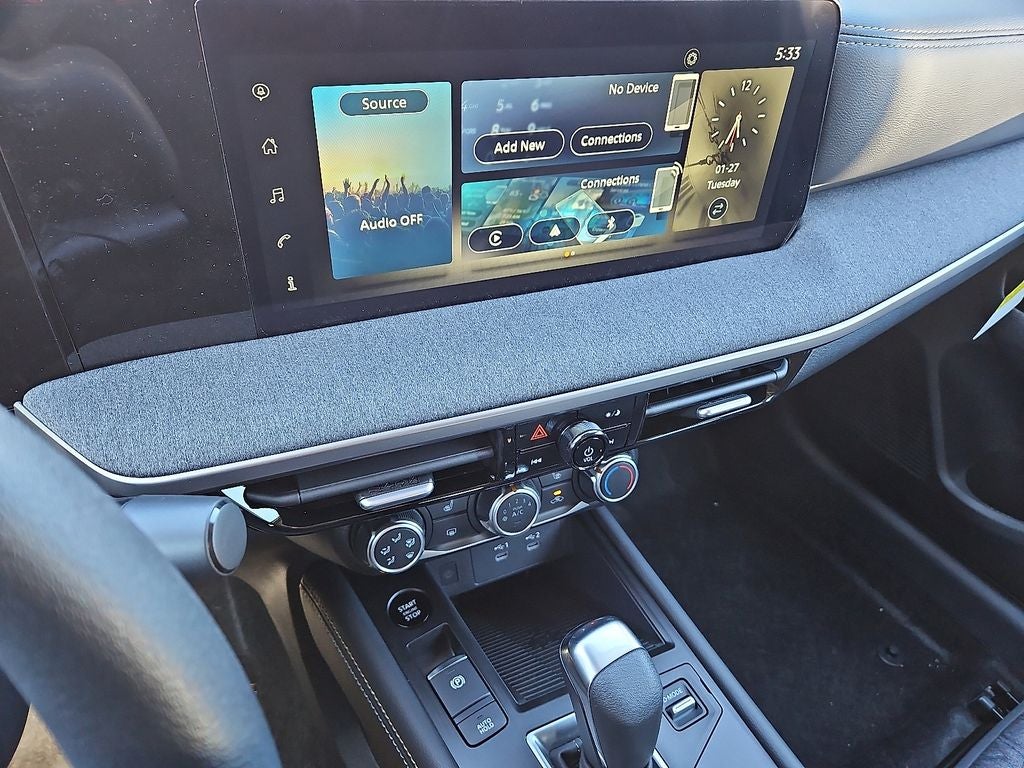 2025 Nissan Kicks SV