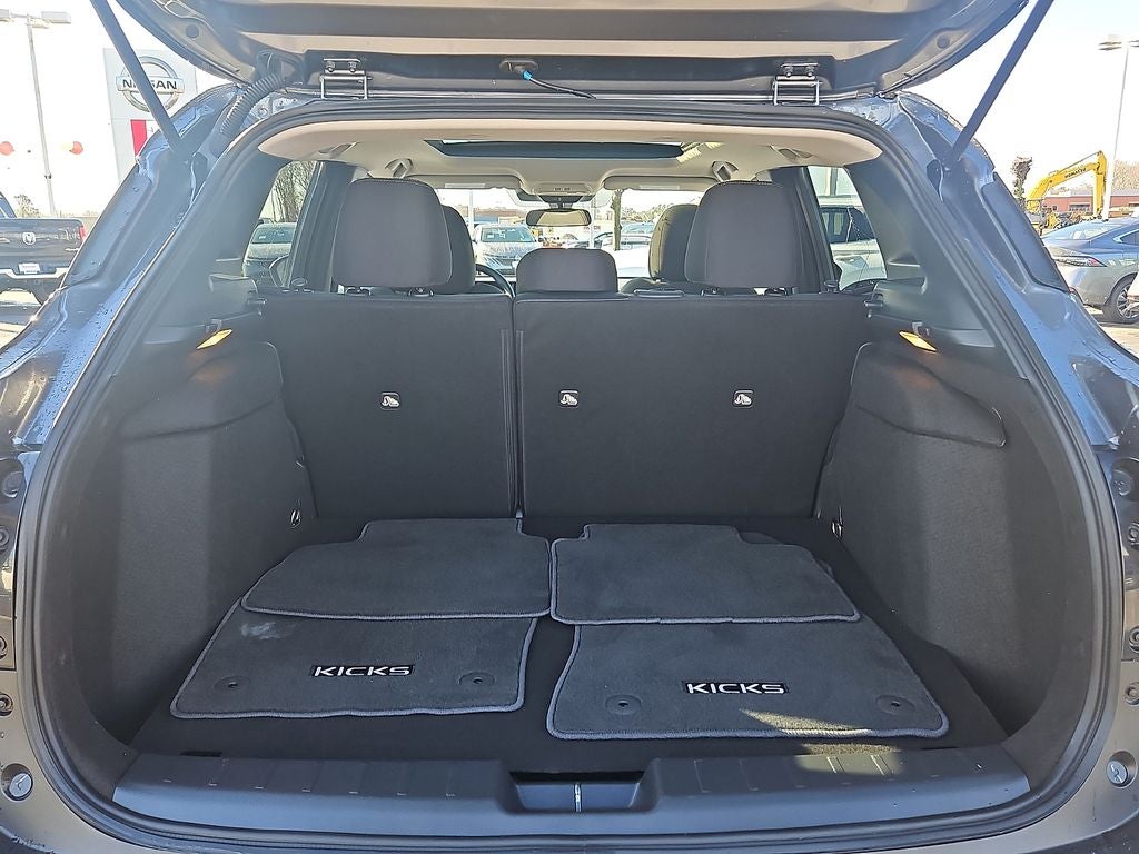 2025 Nissan Kicks SV