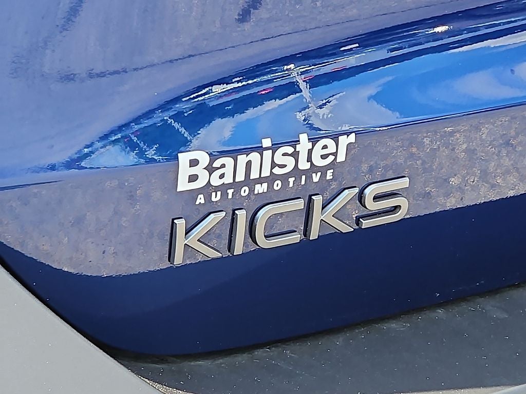 2025 Nissan Kicks SR