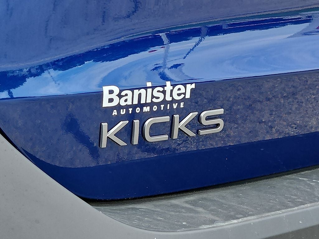 2025 Nissan Kicks SR