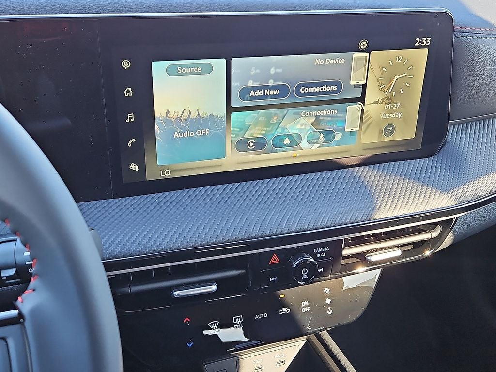 2025 Nissan Kicks SR