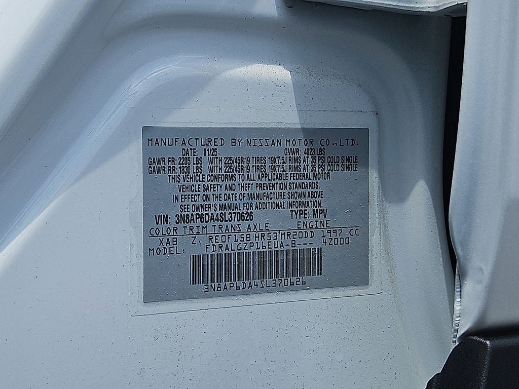 2025 Nissan Kicks SR