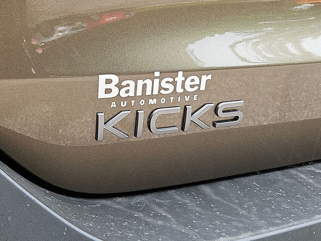 2025 Nissan Kicks SR