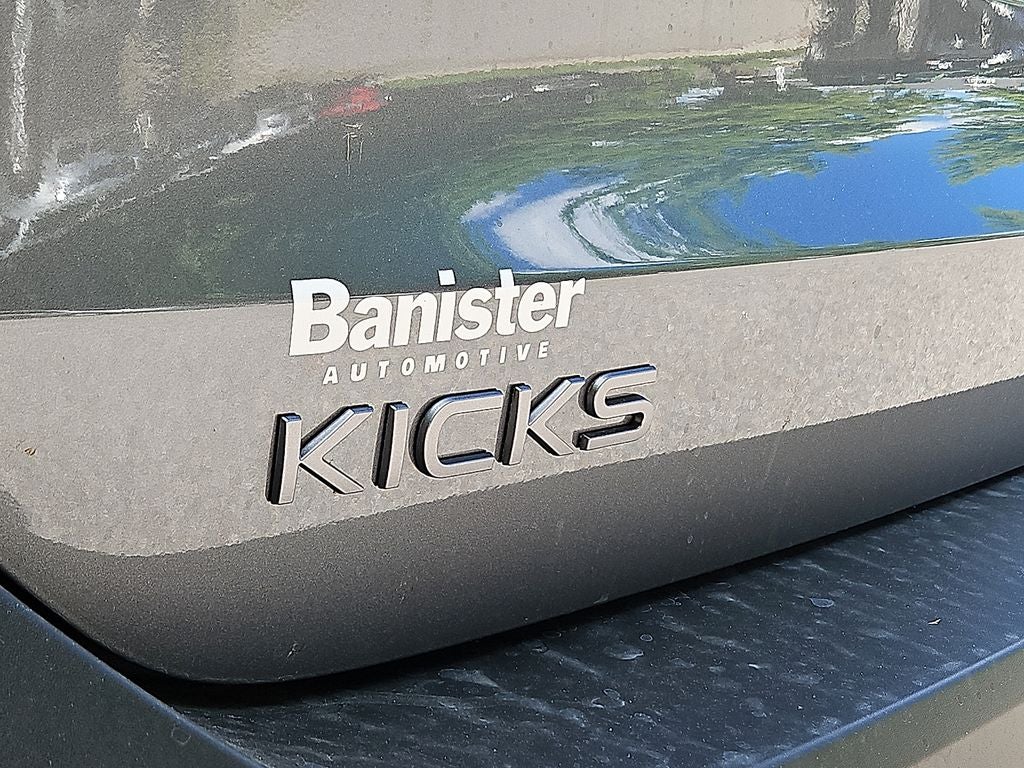 2025 Nissan Kicks SR