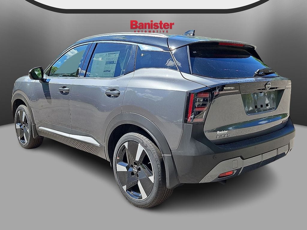 2025 Nissan Kicks SR