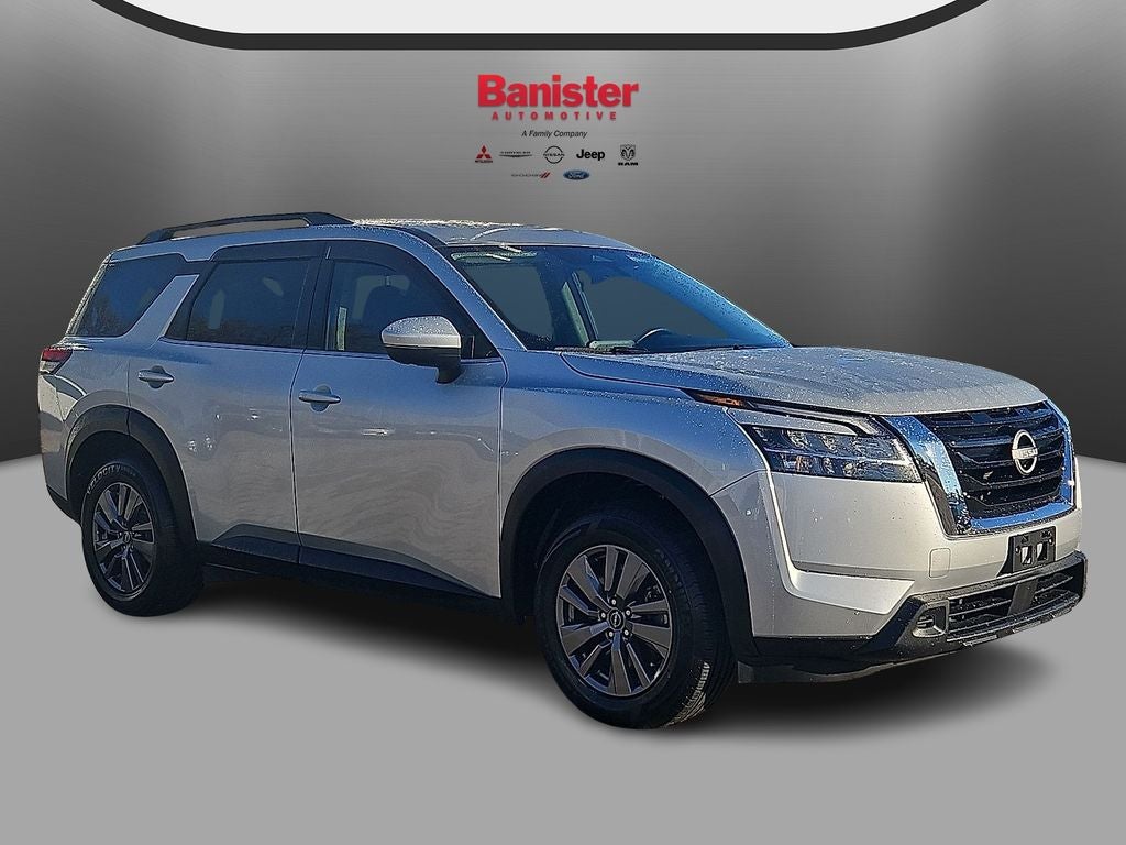 2022 Nissan Pathfinder SV