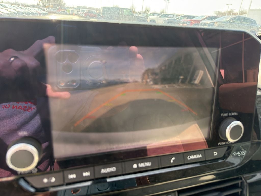 2022 Nissan Pathfinder SV