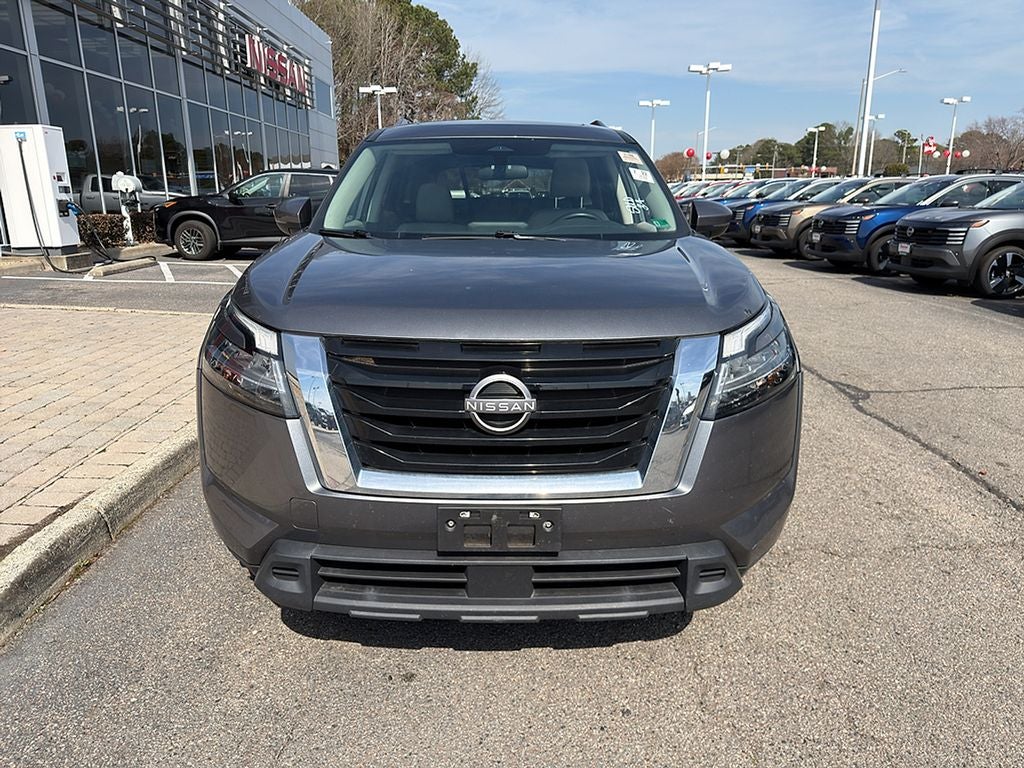 2022 Nissan Pathfinder SV