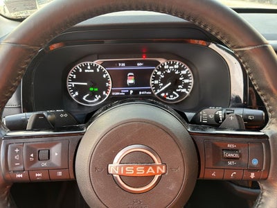 2022 Nissan Pathfinder SL