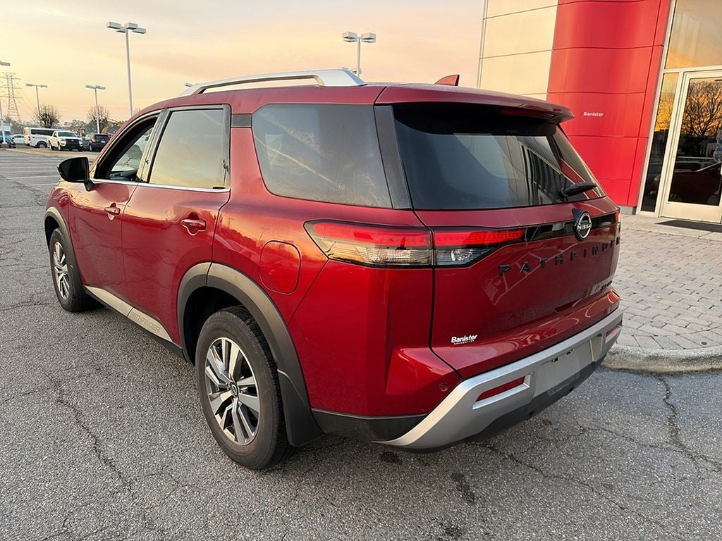 2023 Nissan Pathfinder SL