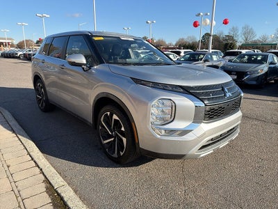 2024 Mitsubishi Outlander SE