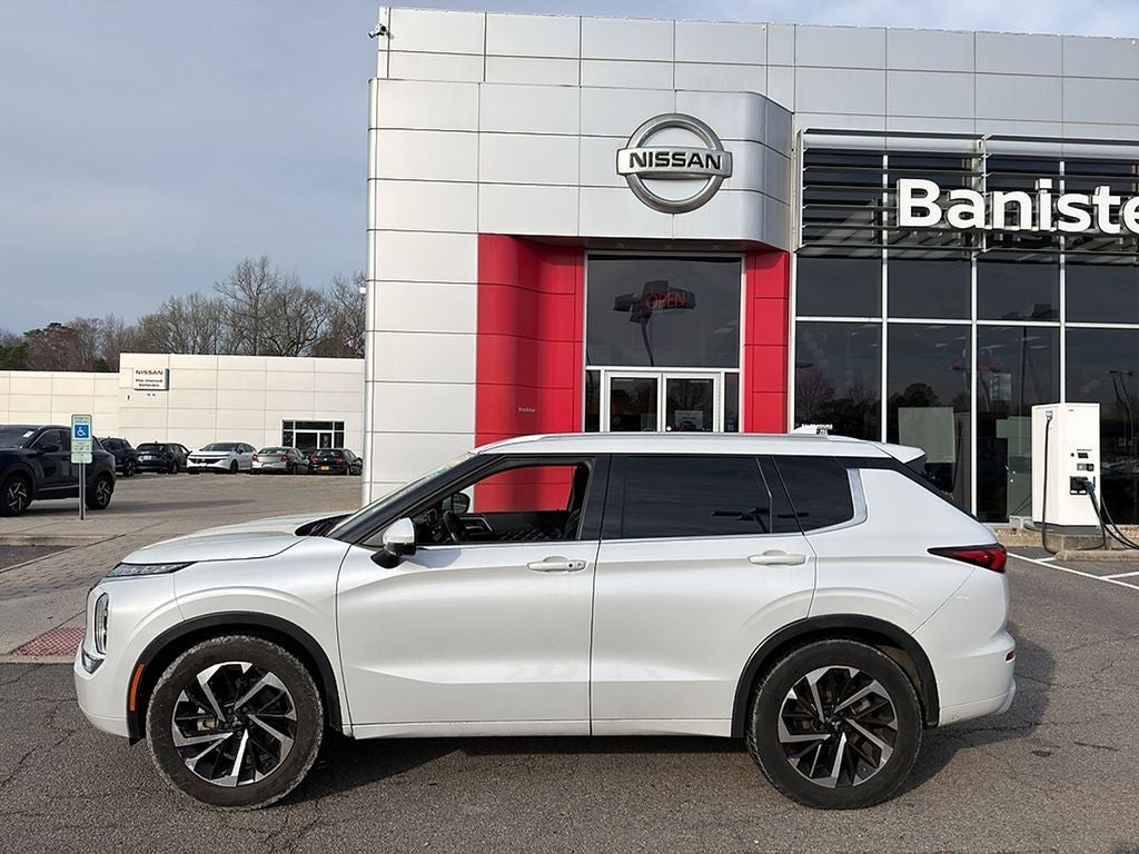 2023 Mitsubishi Outlander SEL