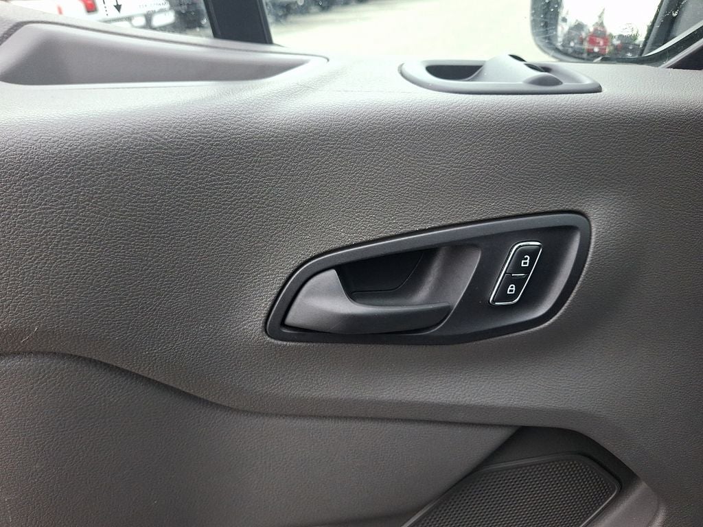 2023 Ford Transit Wagon XLT