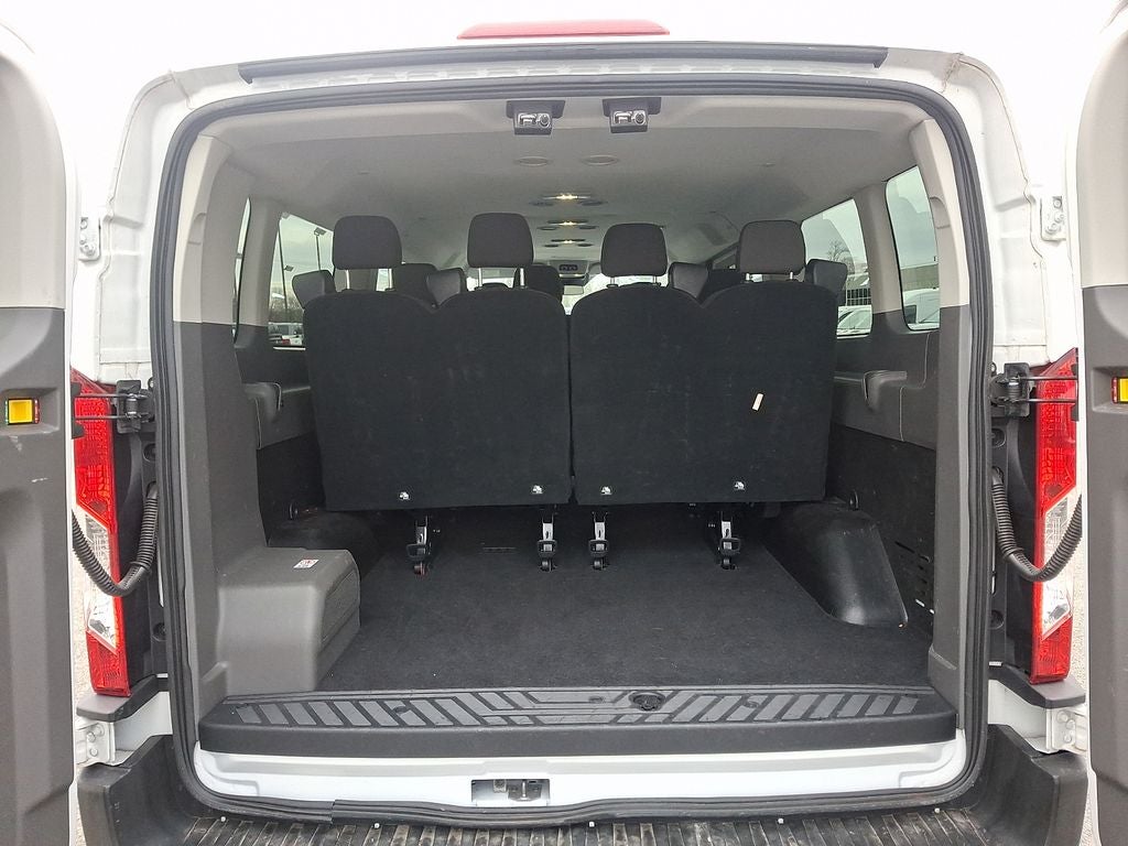 2023 Ford Transit Wagon XLT