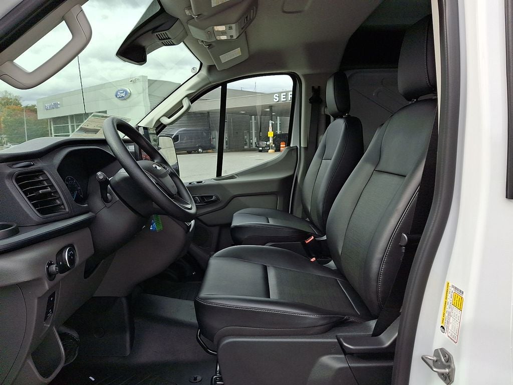 2025 Ford Transit Van Base