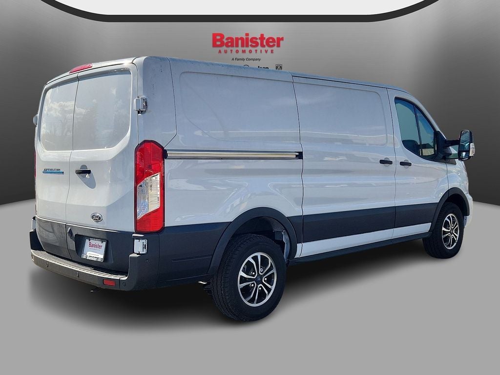 2023 Ford E-Transit Base