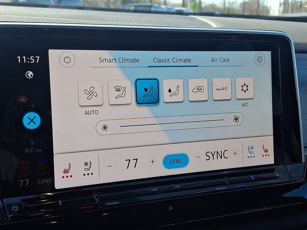 2024 Volkswagen Atlas Cross Sport 2.0T SE w/Technology