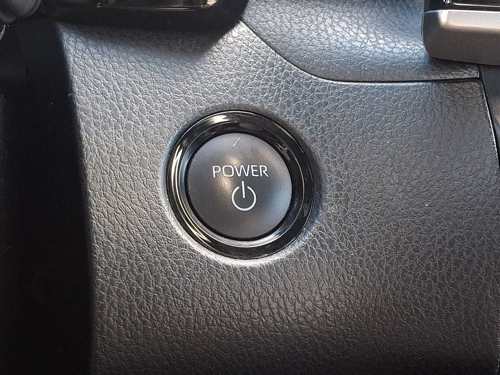 2025 Toyota Camry Hybrid SE