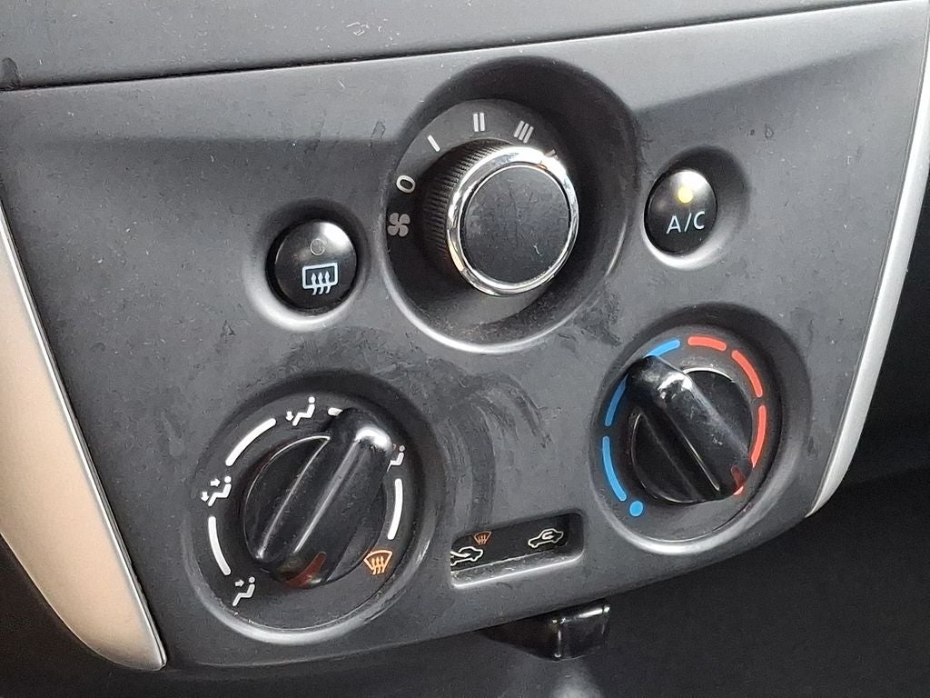 2018 Nissan Versa SV