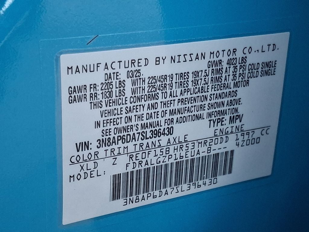 2025 Nissan Kicks SR