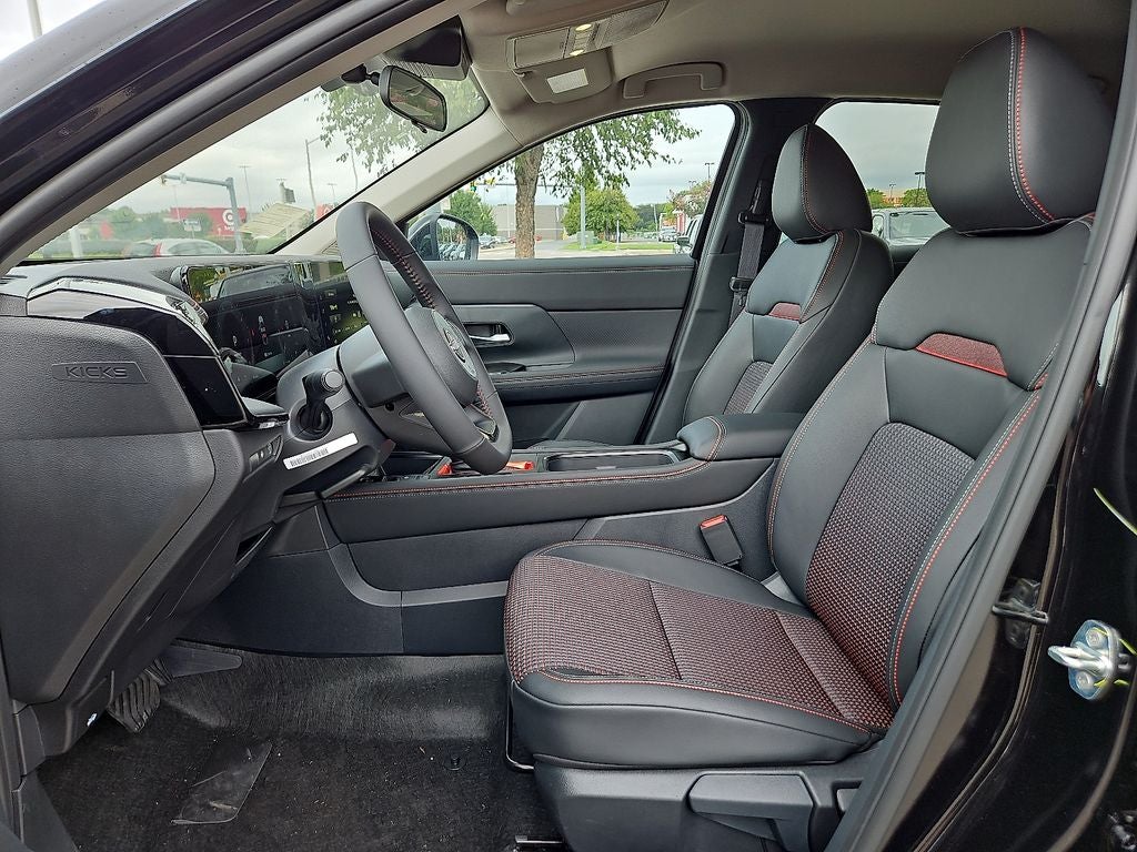 2025 Nissan Kicks SR