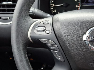 2017 Nissan Pathfinder SL