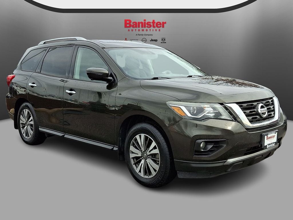 2017 Nissan Pathfinder SL