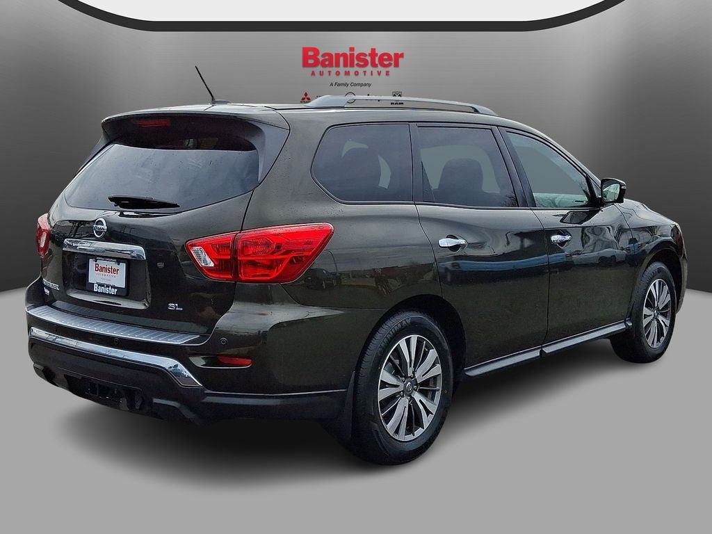 2017 Nissan Pathfinder SL