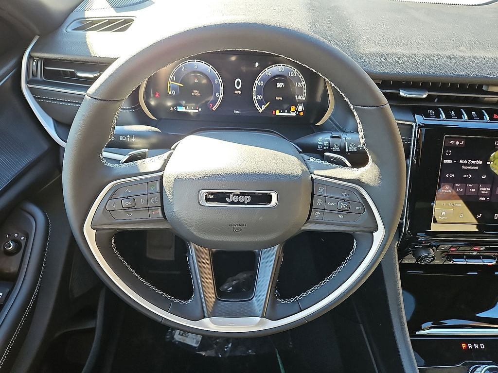 2025 Jeep Grand Cherokee GRAND CHEROKEE LAREDO X 4X4