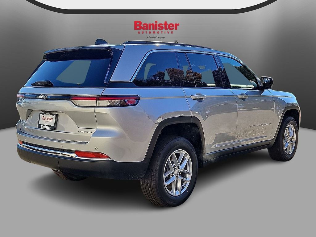 2025 Jeep Grand Cherokee GRAND CHEROKEE LAREDO X 4X4