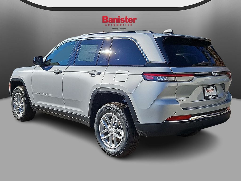2025 Jeep Grand Cherokee GRAND CHEROKEE LAREDO X 4X4