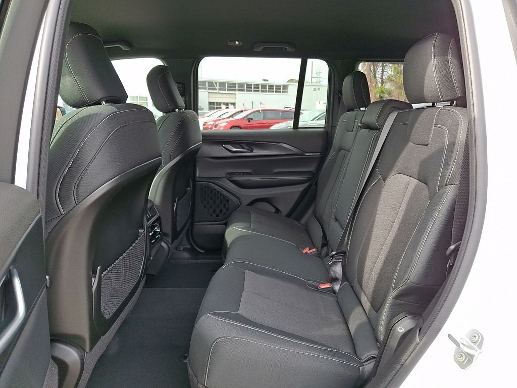 2026 Jeep Grand Cherokee GRAND CHEROKEE LAREDO 4X4