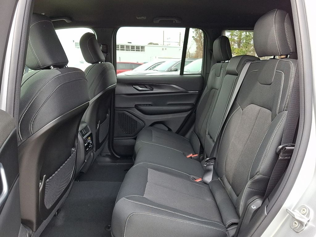 2026 Jeep Grand Cherokee GRAND CHEROKEE LAREDO 4X4