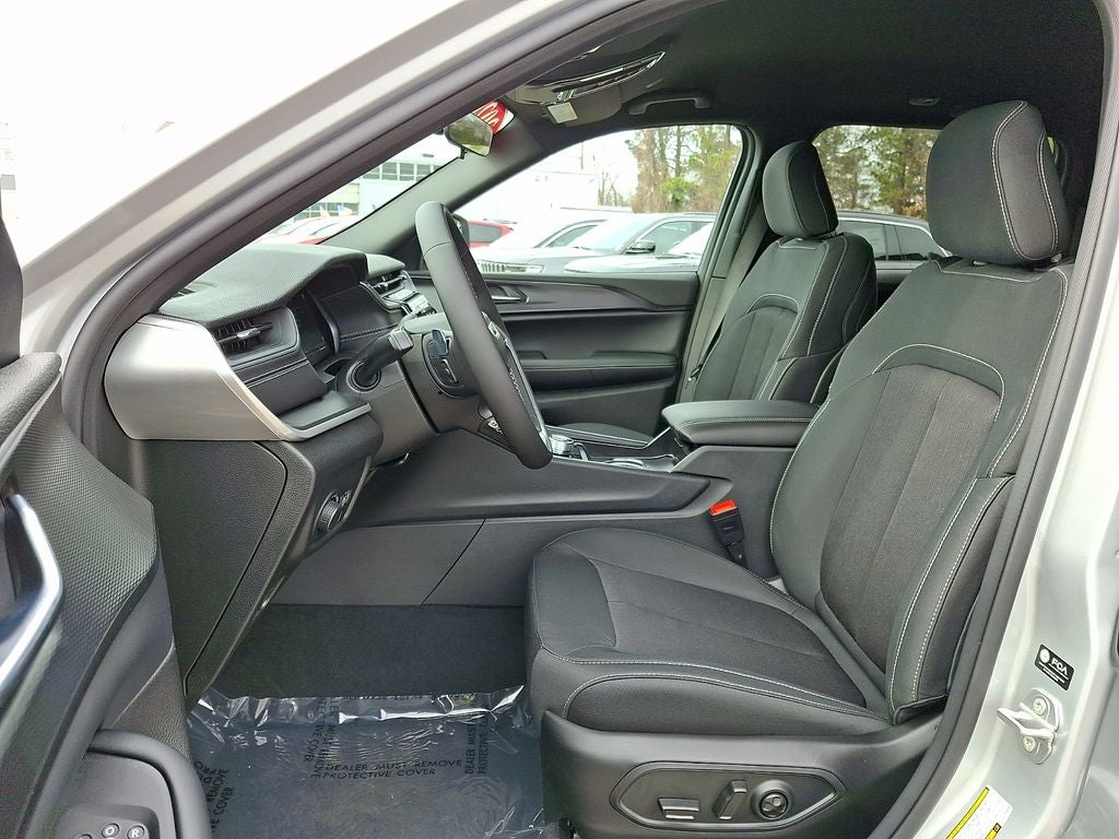 2026 Jeep Grand Cherokee GRAND CHEROKEE LAREDO 4X4