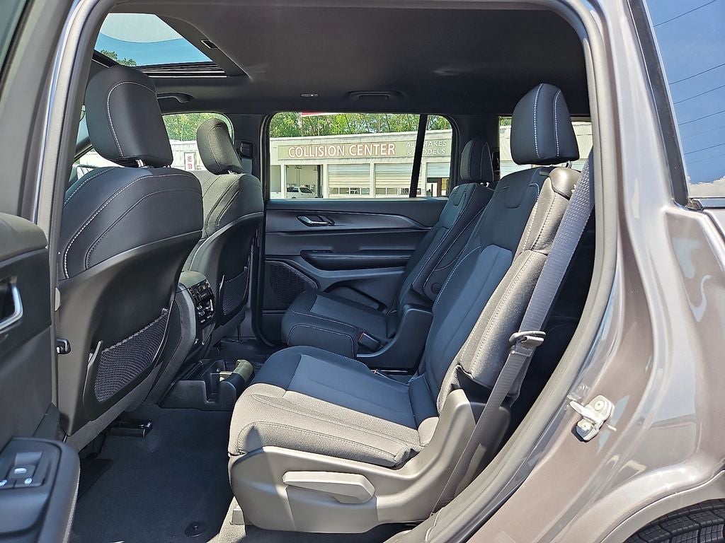 2025 Jeep Grand Cherokee GRAND CHEROKEE L LAREDO X 4X4