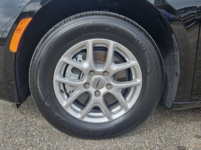 2025 Chrysler Voyager VOYAGER LX