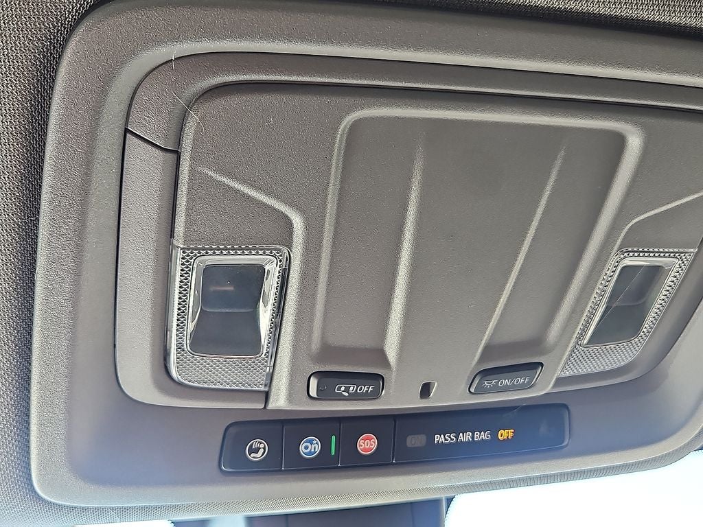 2022 Chevrolet Silverado 1500 LTD 4WD Crew Cab Short Bed Custom