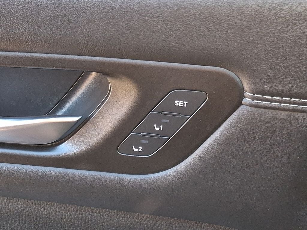 2023 Nissan Pathfinder Platinum 4WD